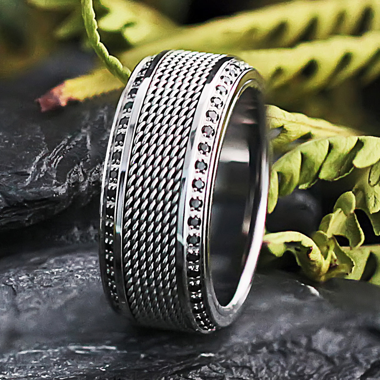 Thorsten GAUNTLET Steel Chain Titanium Wedding Ring Polished Beveled Edges Set with Round Black Diamonds - 10mm Thorsten GAUNTLET Steel Chain Titanium Wedding Ring Polished Beveled Edges Set with Round Black Diamonds - 10mm